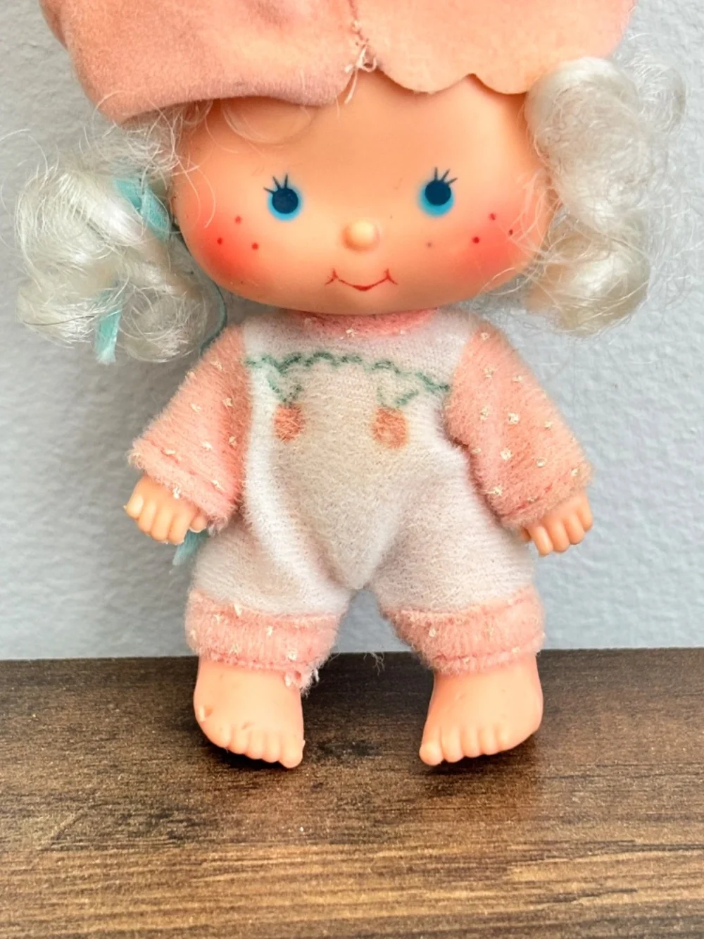 VINTAGE Strawberry Shortcake Apricot Doll Figure Outfit Curly White Hair 1979